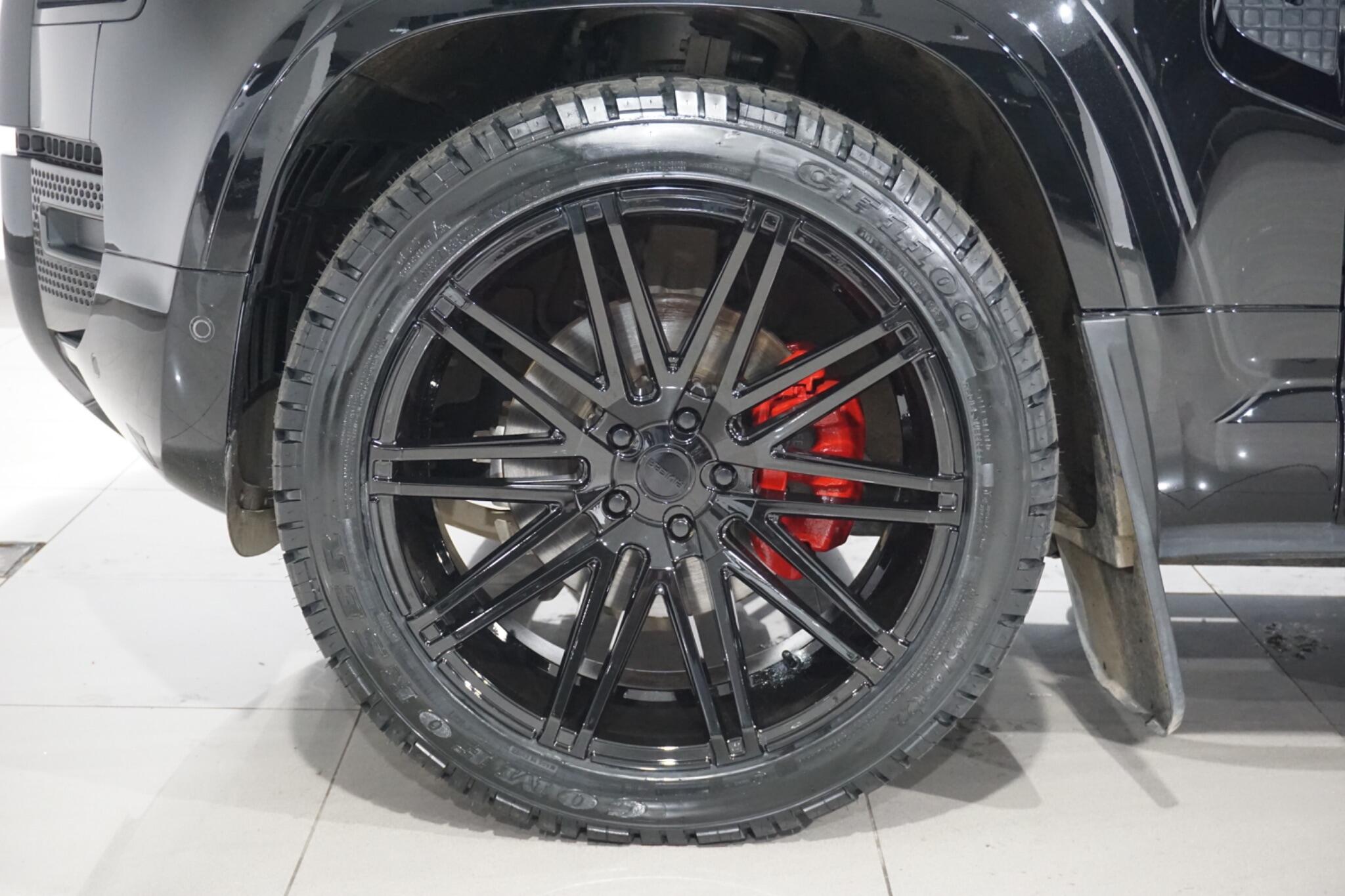 Land Rover Defender 110 3.0 D250 MHEV XS Edition SUV 5dr Diesel Auto 4WD Euro 6 (s/s) (250 ps)